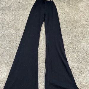 aerie black flare leggings!